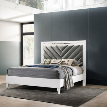 Chelsie Queen Bed 27390Q