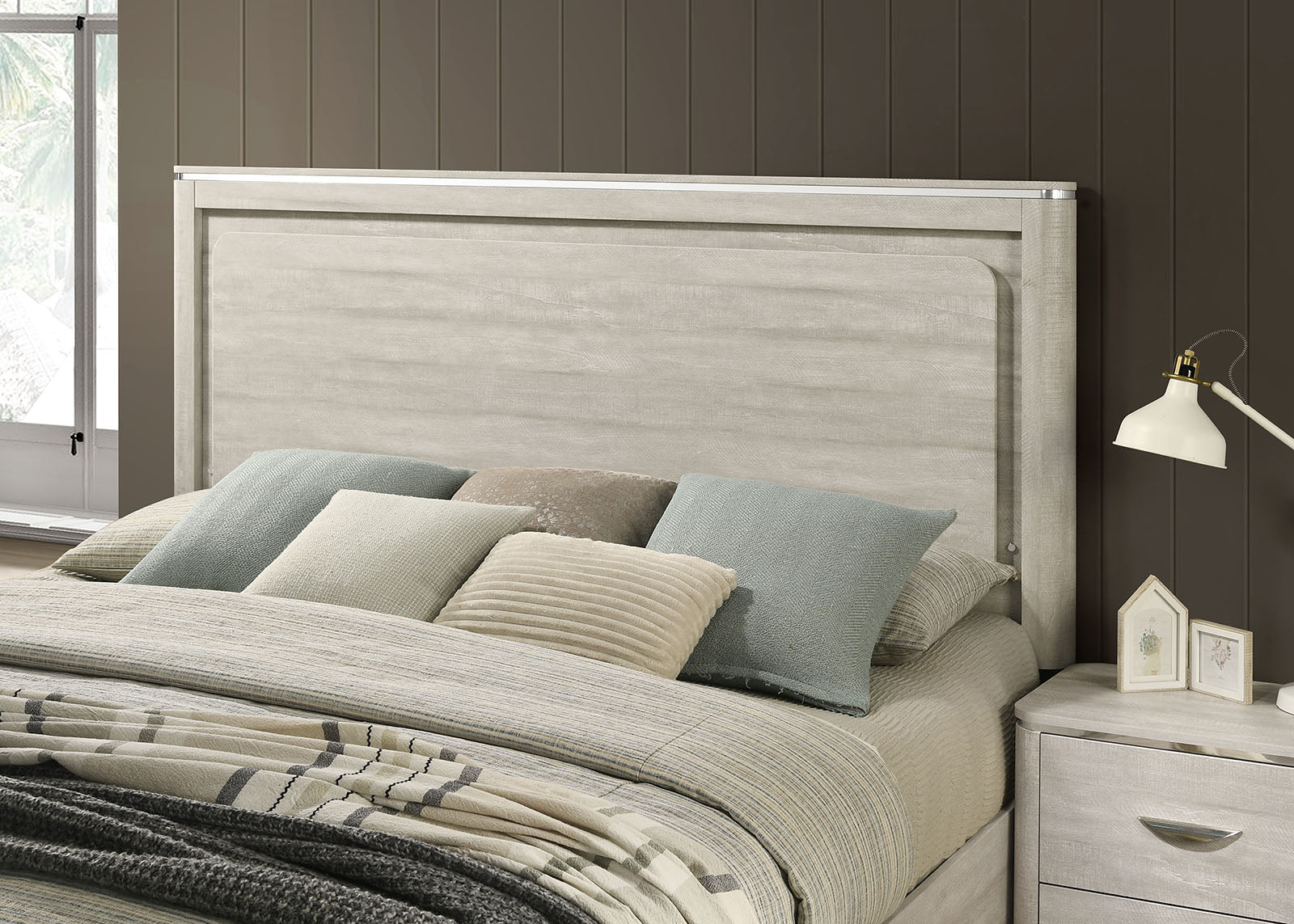 FARSUND - E.King Bed - FM72013LG-EK-BED
