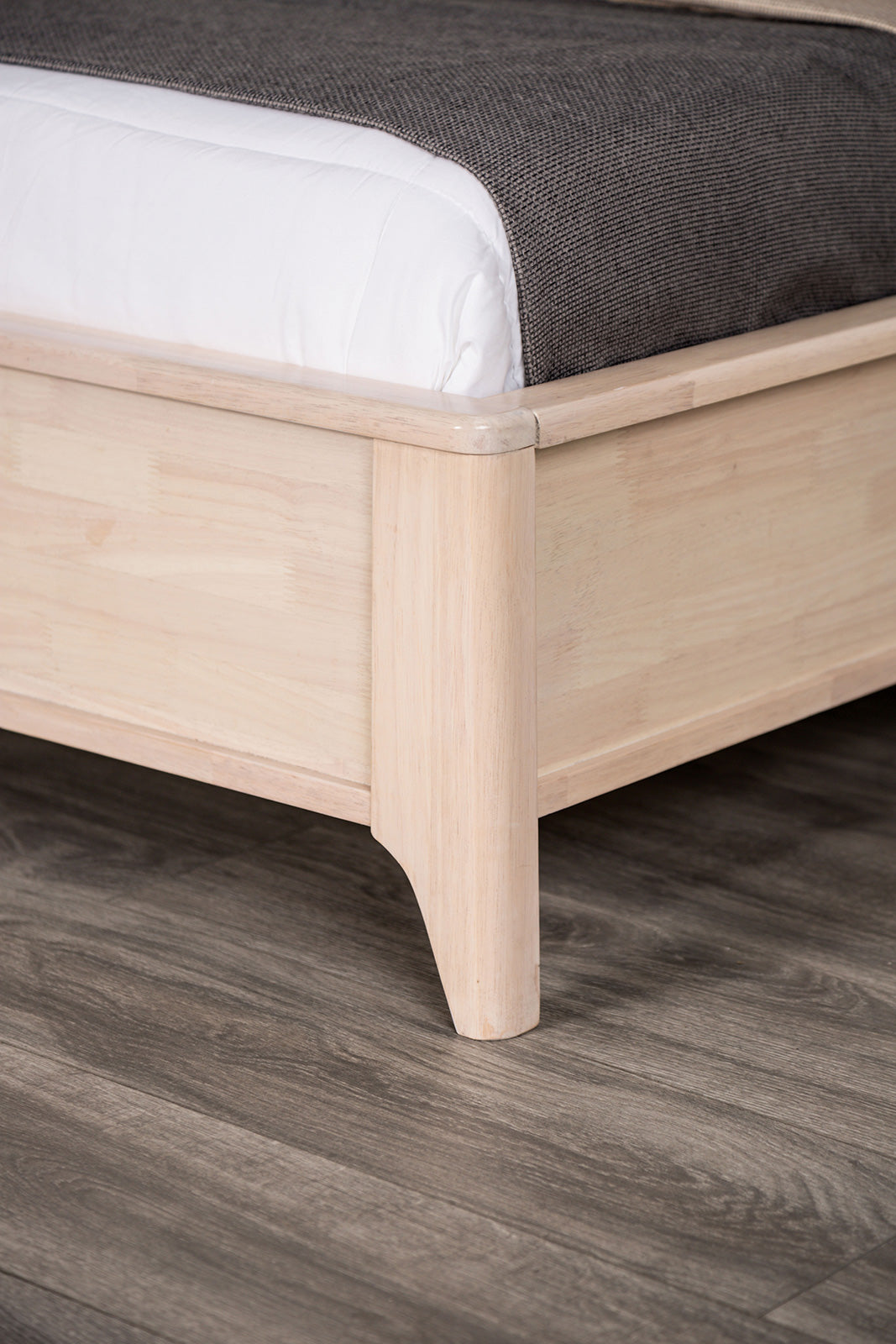 GERVAIS - Full Bed, White Wash - FM7105WH-F-BED