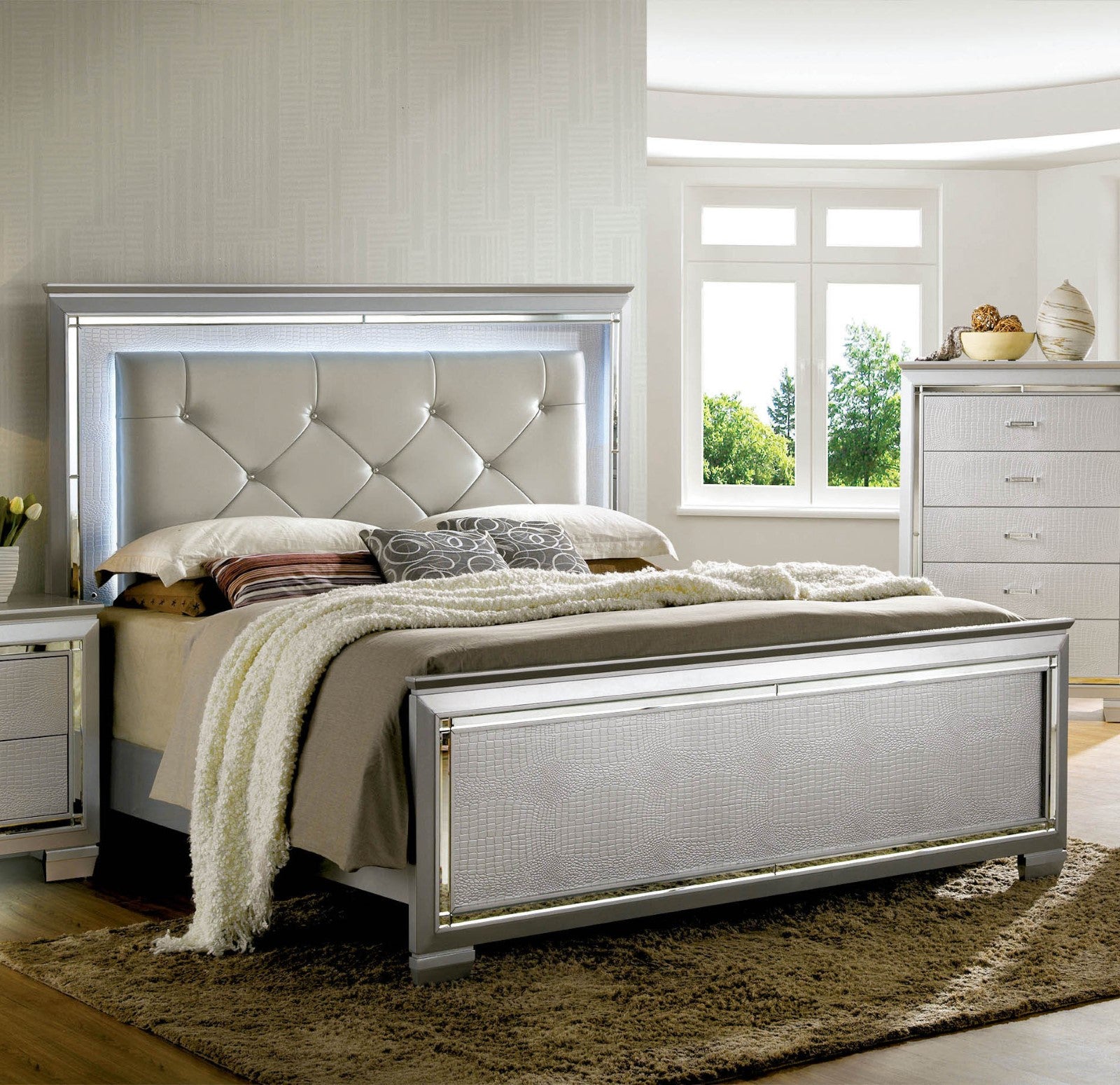 BELLANOVA - Cal.King Bed - CM7979SV-CK-BED