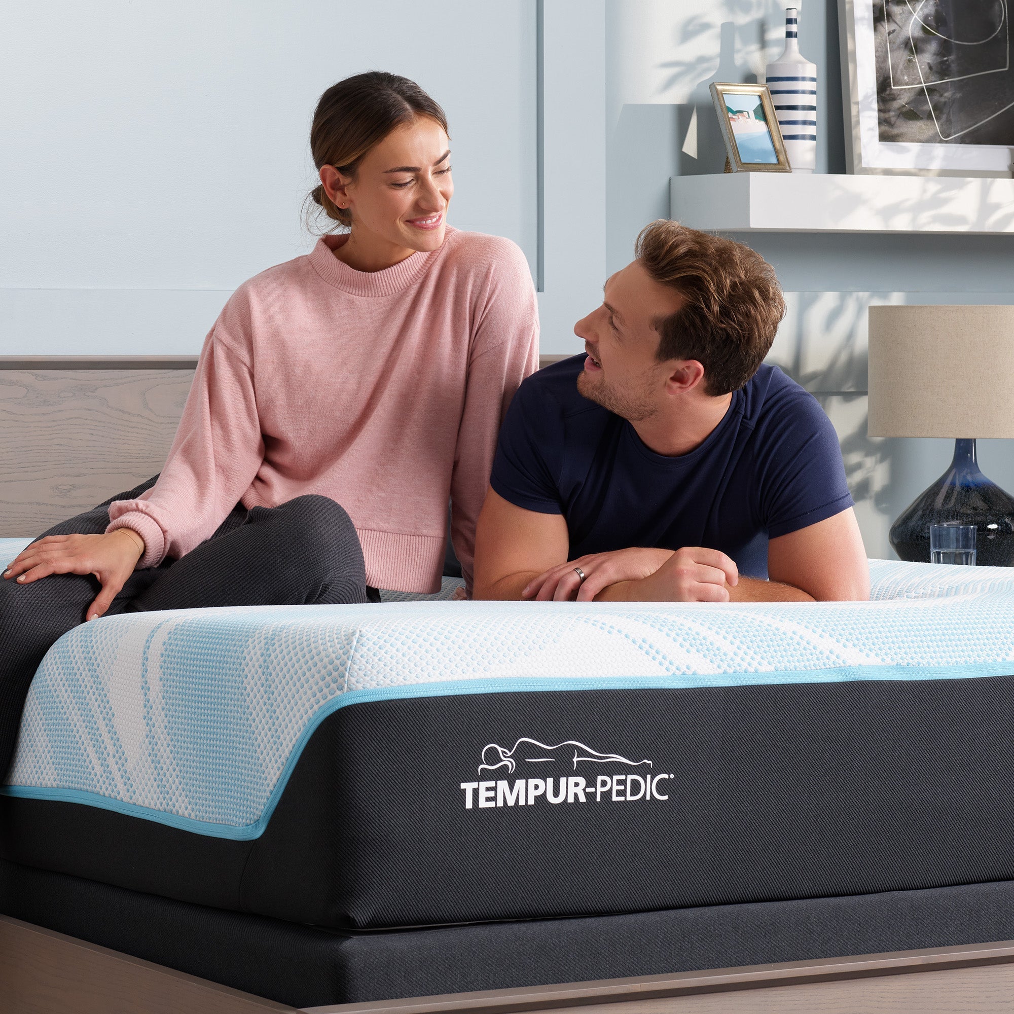 Tempur-LuxeBreeze® Medium Hybrid