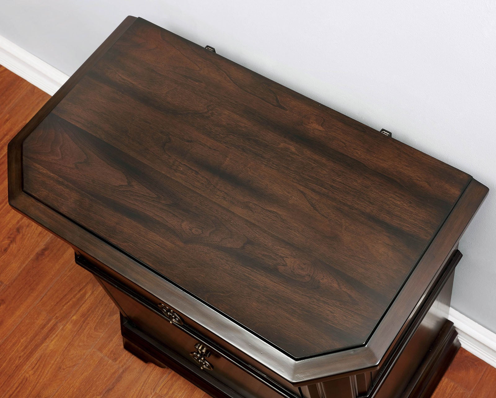 CALLIOPE - Nightstand w/ USB - CM7751N