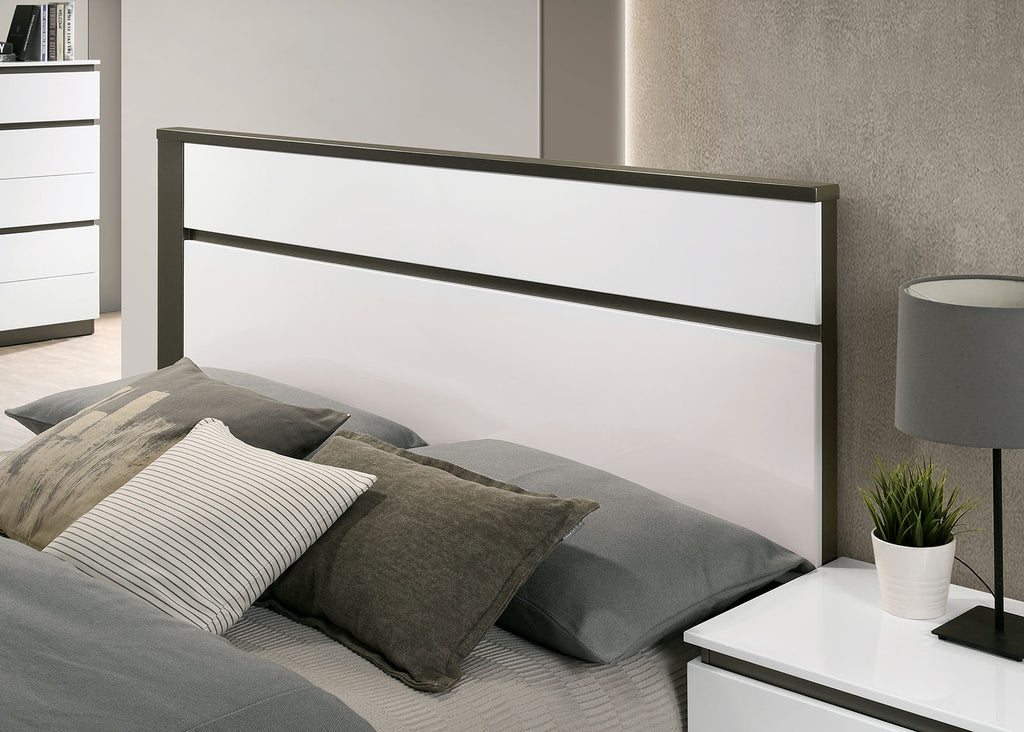 BIRSFELDEN - 4 Pc. Queen Bedroom Set - FOA7225WH-Q-4PC