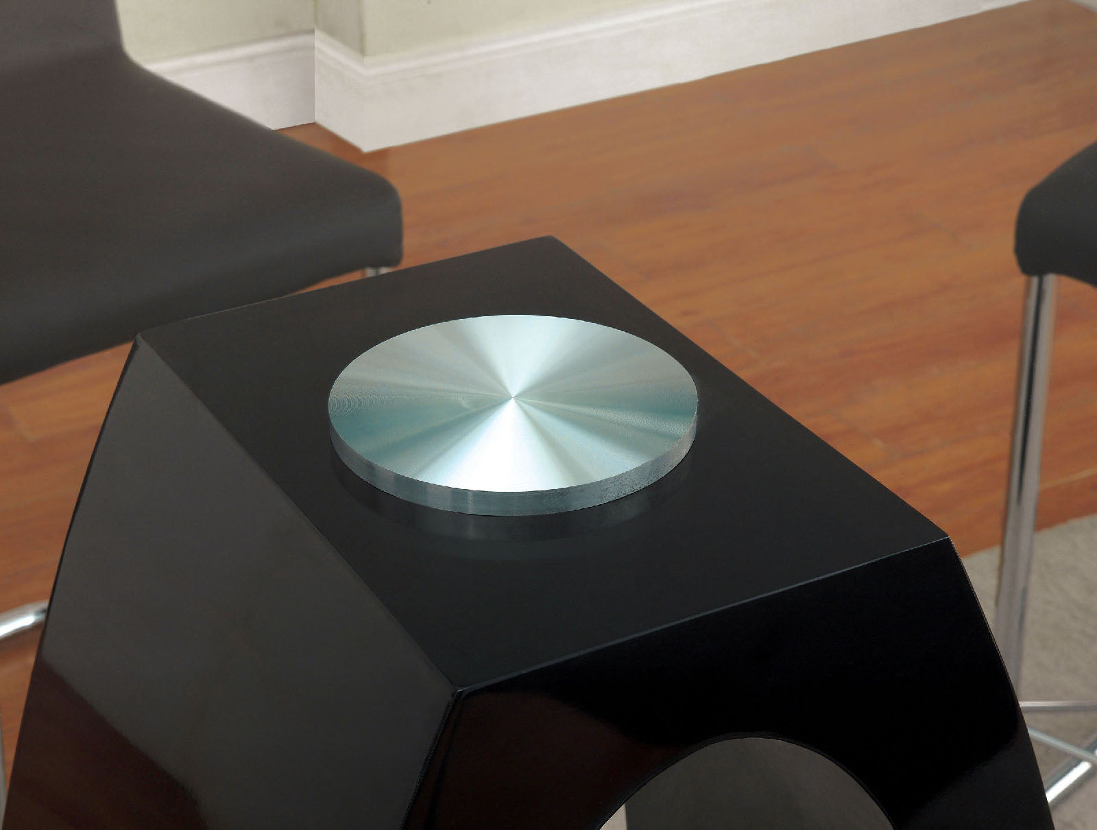 LODIA II - Round Counter Ht. Table - CM3825BK-RPT-TABLE