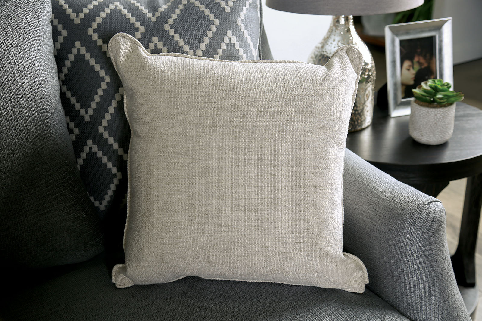 NEFYN - Sofa + Loveseat - SM2670-2PC