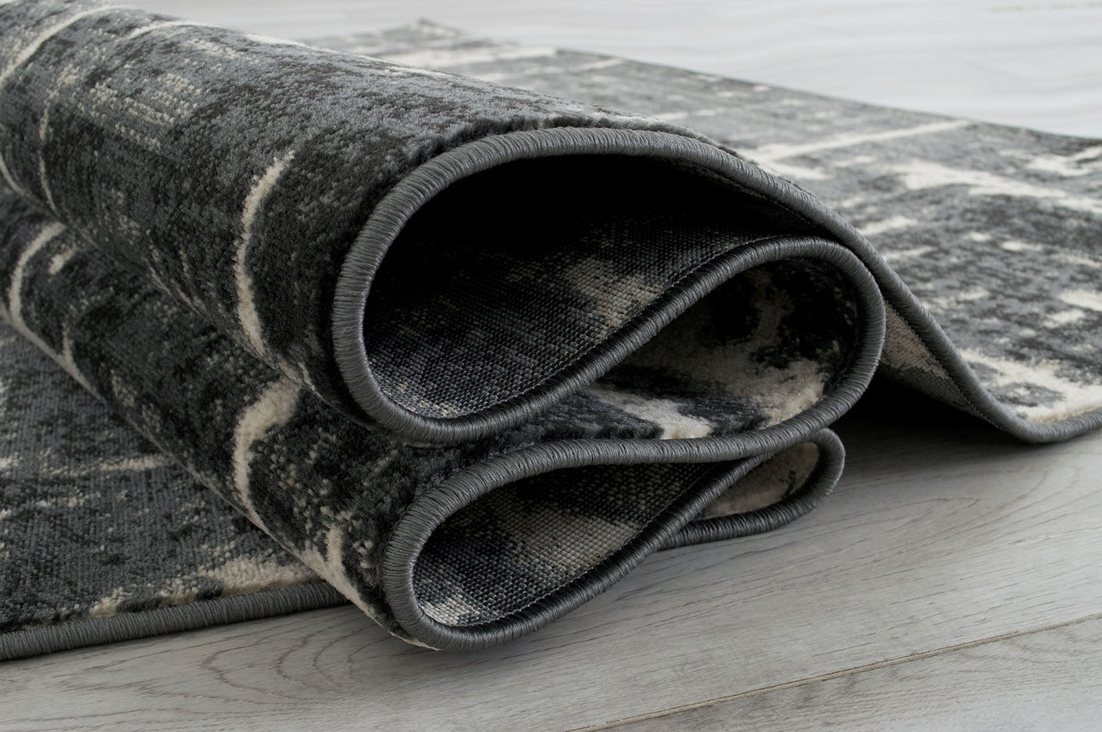 KOZLU - 5' X 7' Area Rug - RG5207