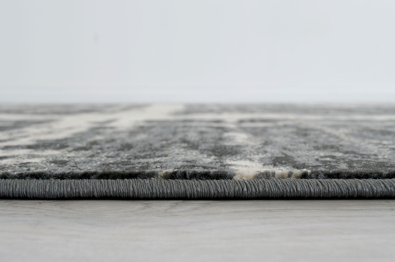 KOZLU - 5' X 7' Area Rug - RG5207