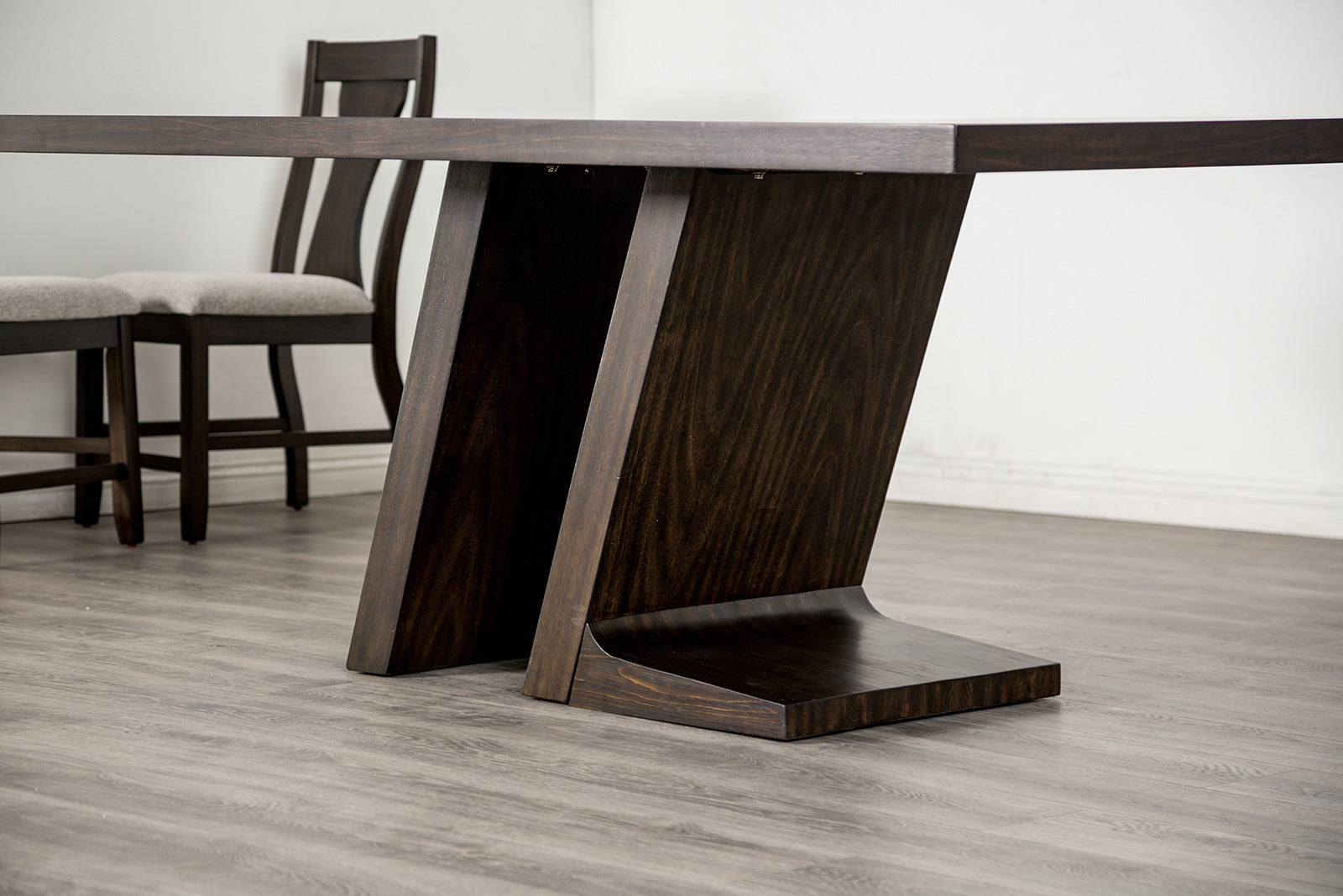 HOLSWORTHY - 7 Pc. Dining Table Set - FM3600ES-T-7PC