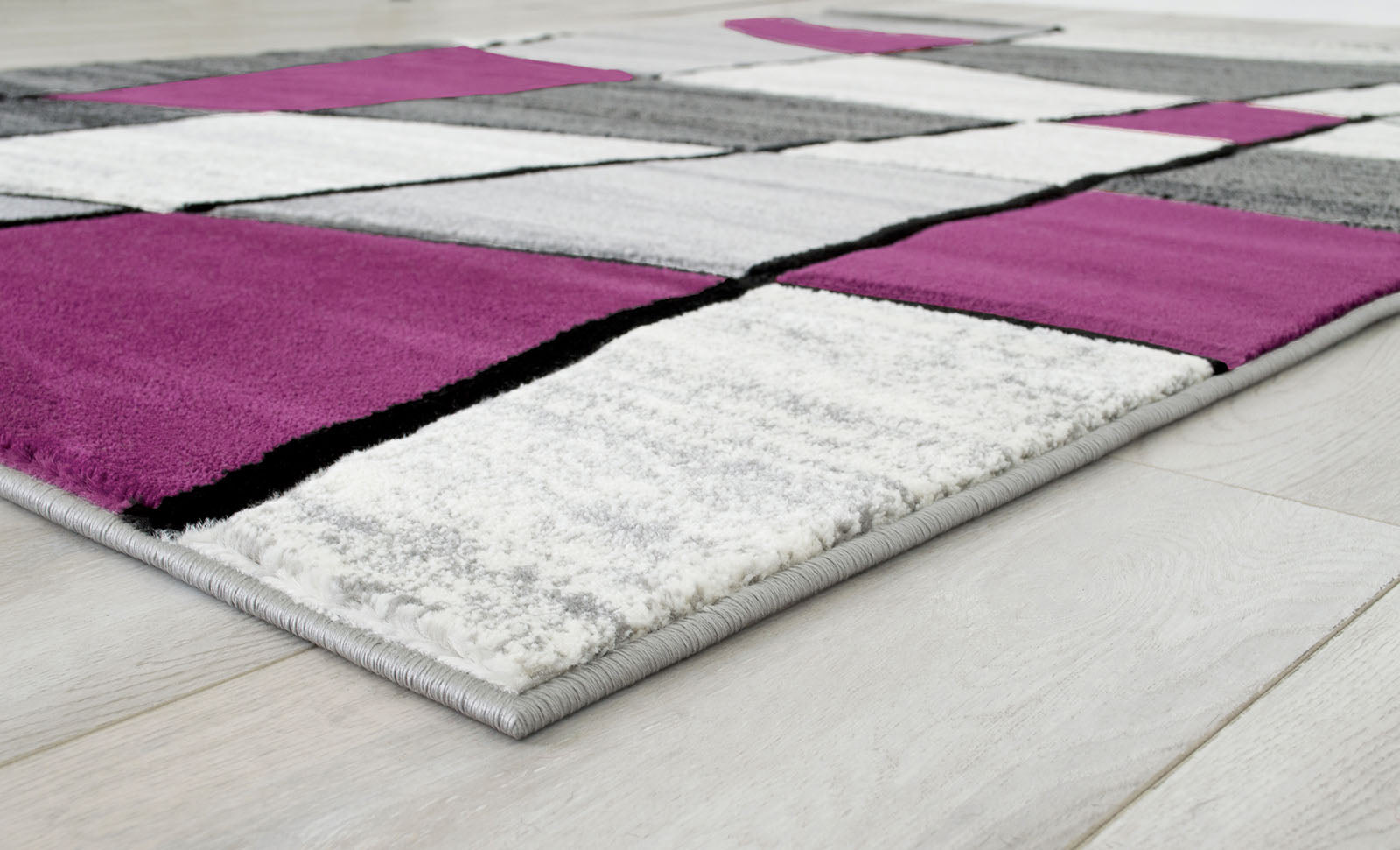 NIKSAR - 5' X 7' Area Rug - RG5224