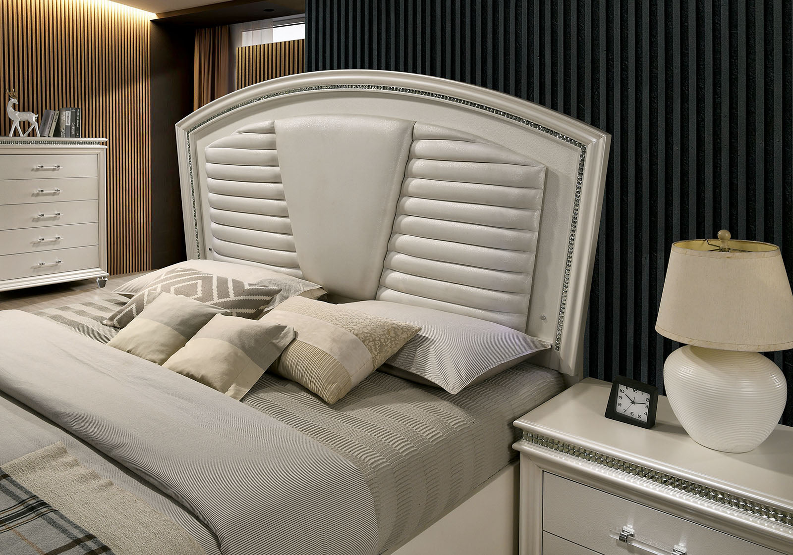 MADDIE - Bed - CM7899