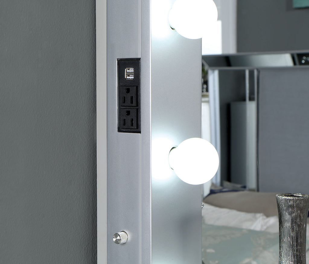 BELLADONNA - Mirror w/ USB - CM7417SV-M
