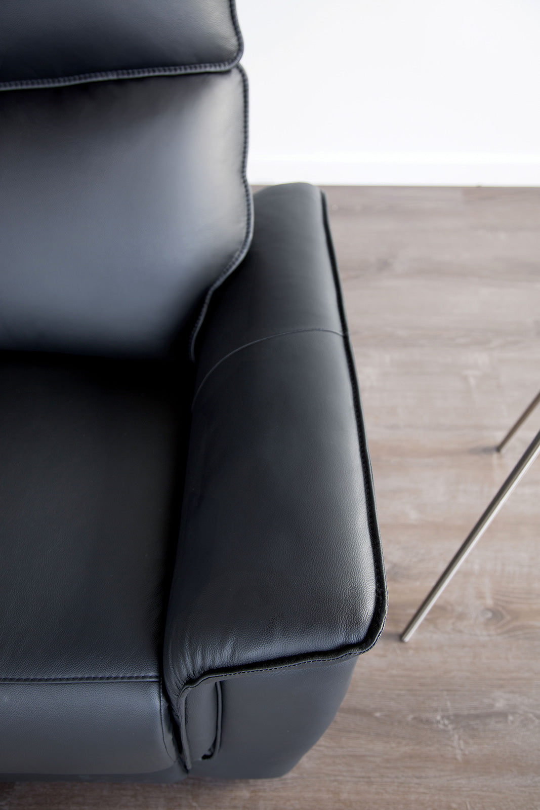 BIENNE - Recliner - FM69002BK-CH-M