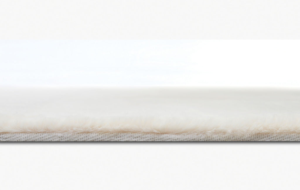 FAMALICA - 5' X 7' Area Rug - RG5137