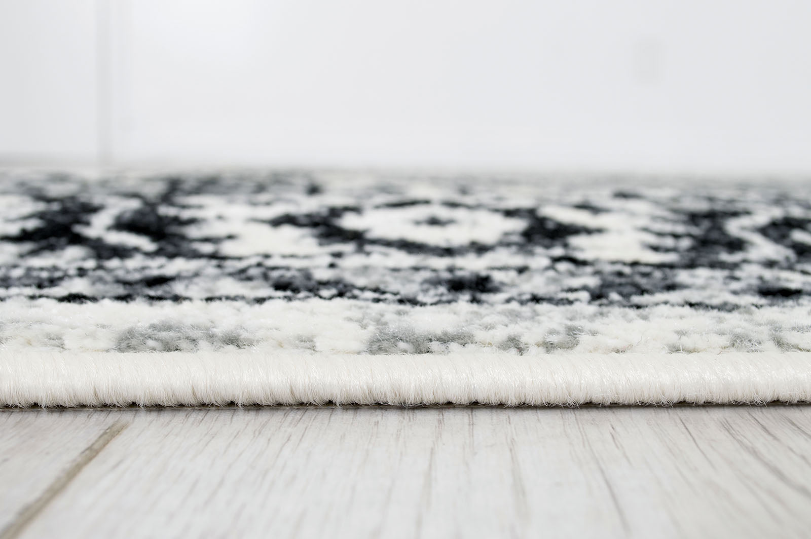 SERANG - 5' X 7' Area Rug - RG5203