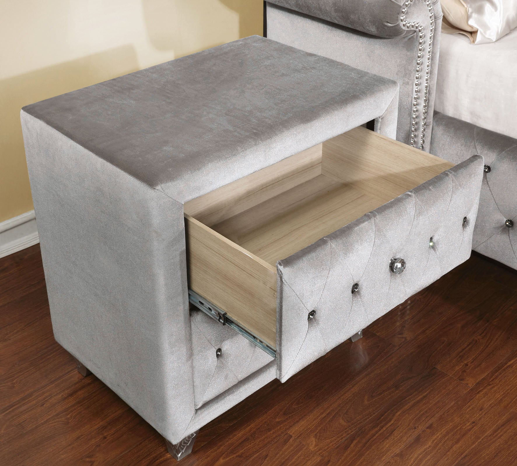ALZIR - Nightstand - CM7150N