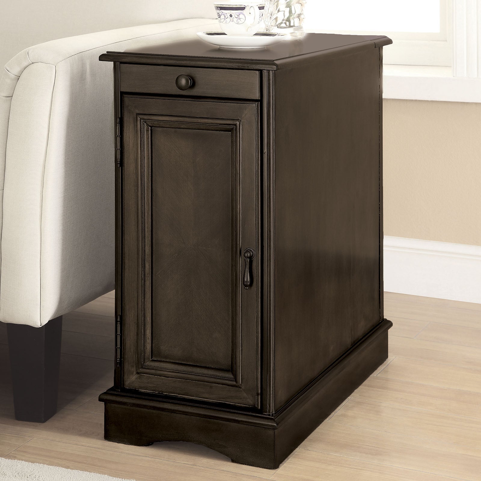 LILITH I - Side Table w/ USB - CM-AC171GY