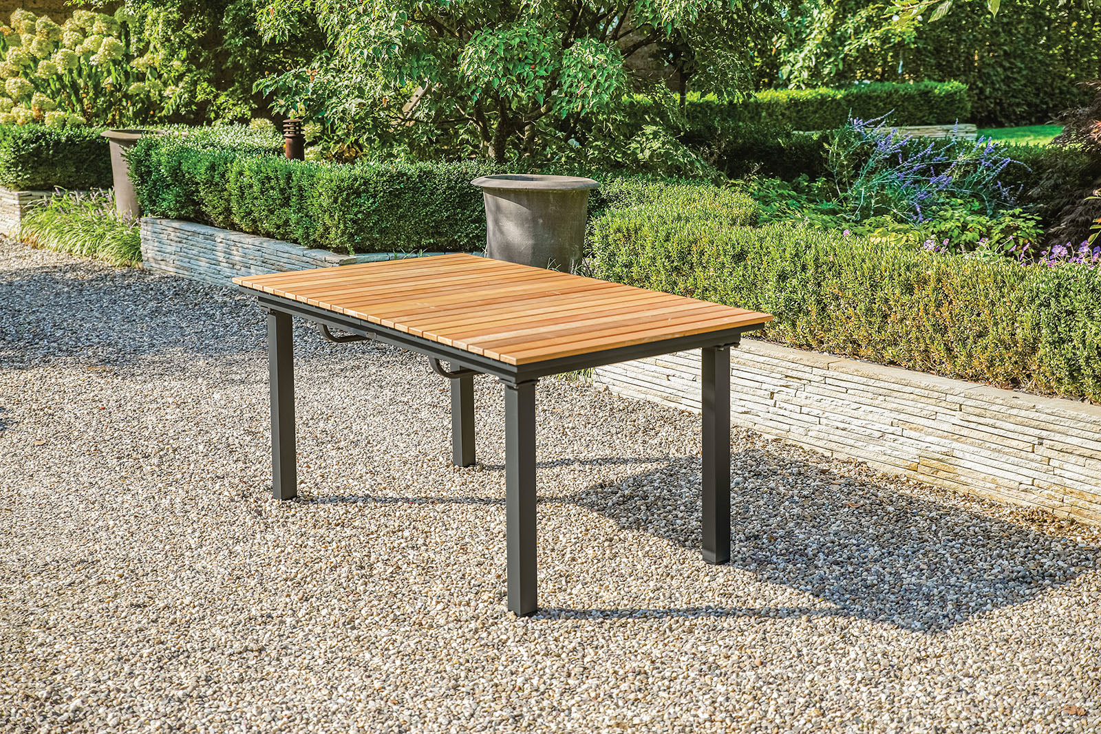 MACKAY - 7 Pc. Patio Dining Set w/ 2 Ottomans - GM-2001-7PC-OT