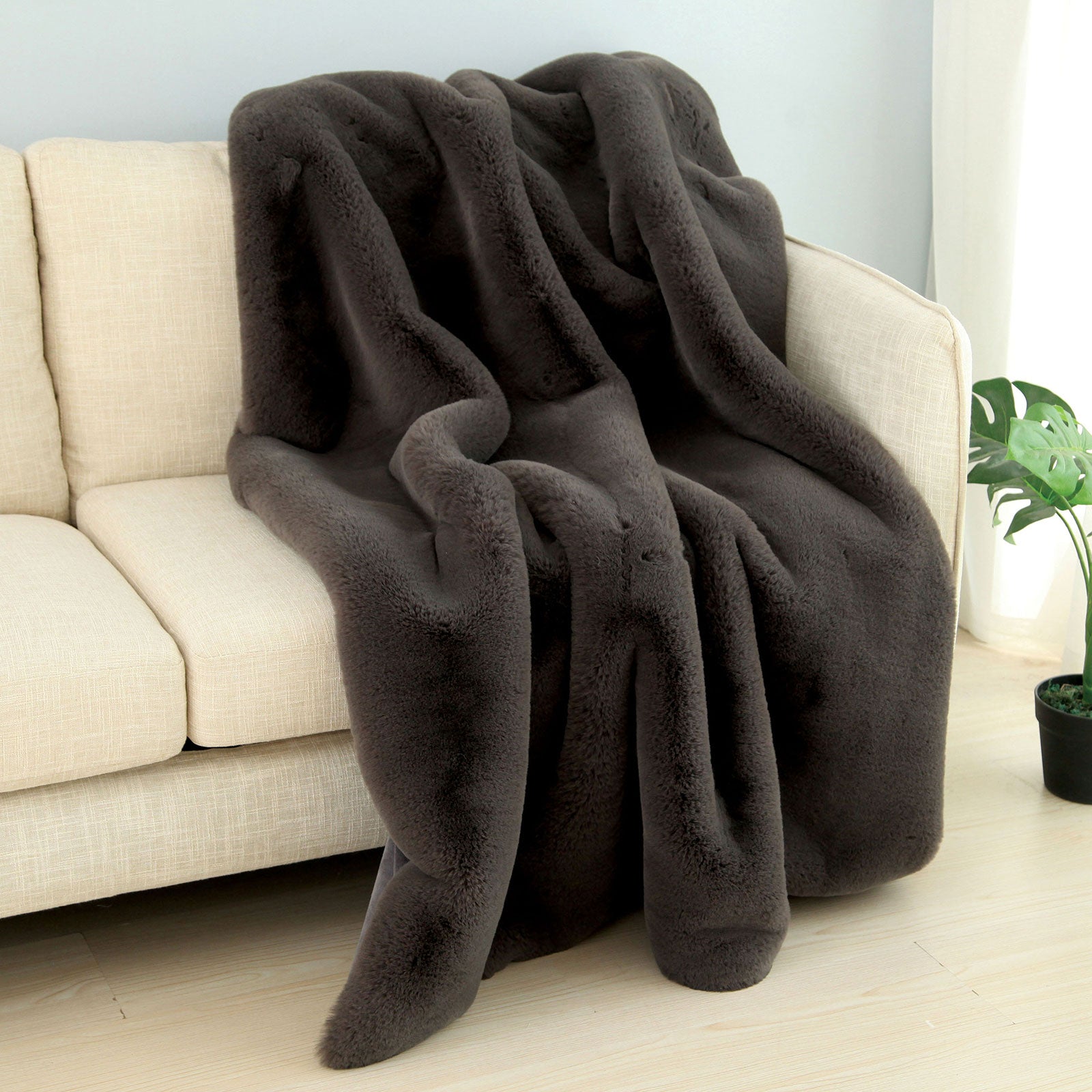 CAPARICA - Throw, Charcoal - TW4140