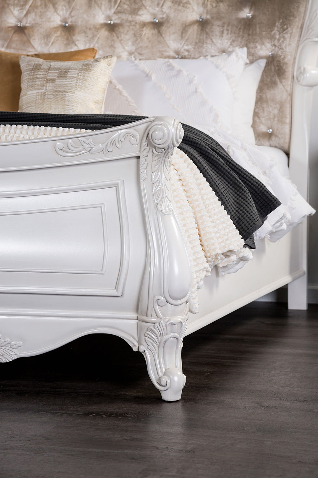 VALENTINI - 4 Pc. Queen Bedroom Set - FM7419WH-Q-4PC