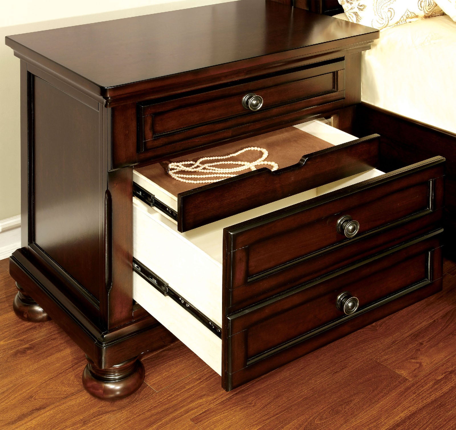 NORTHVILLE - Nightstand w/ USB - CM7682N
