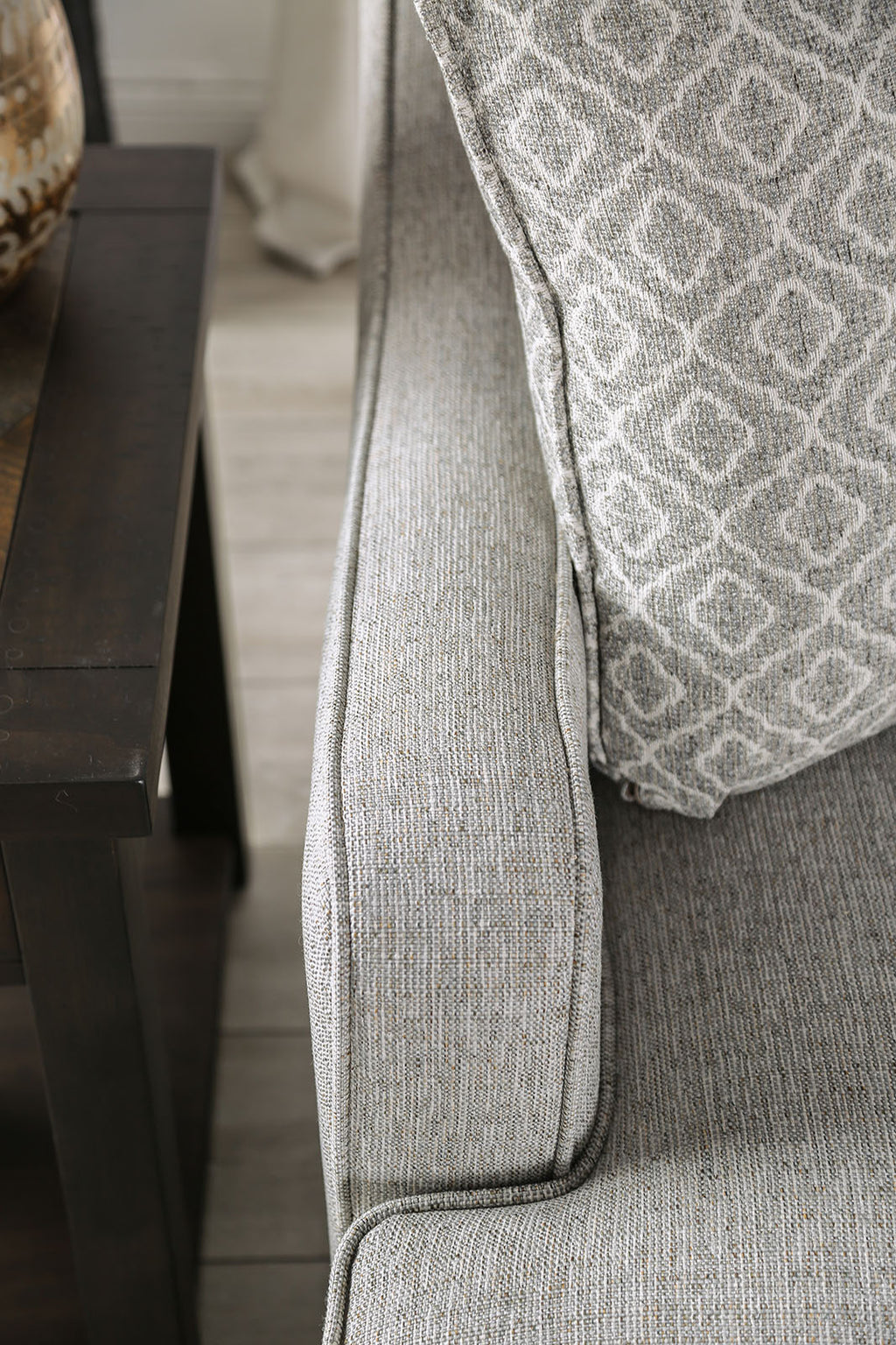 STEPHNEY - Loveseat, Gray/Gold - SM8193-LV