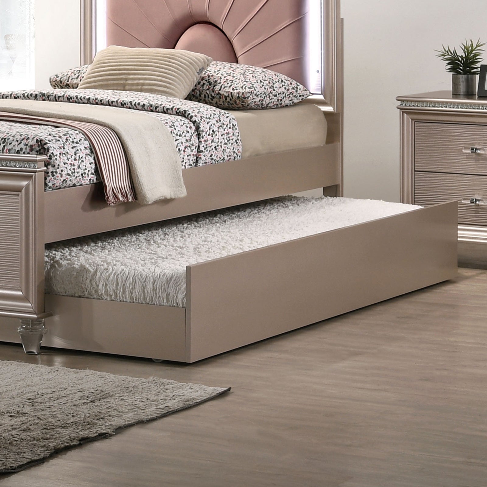 ALLIE - 4 Pc. Full Bedroom Set w/ Trundle - CM7901RG-F-4PC-TR