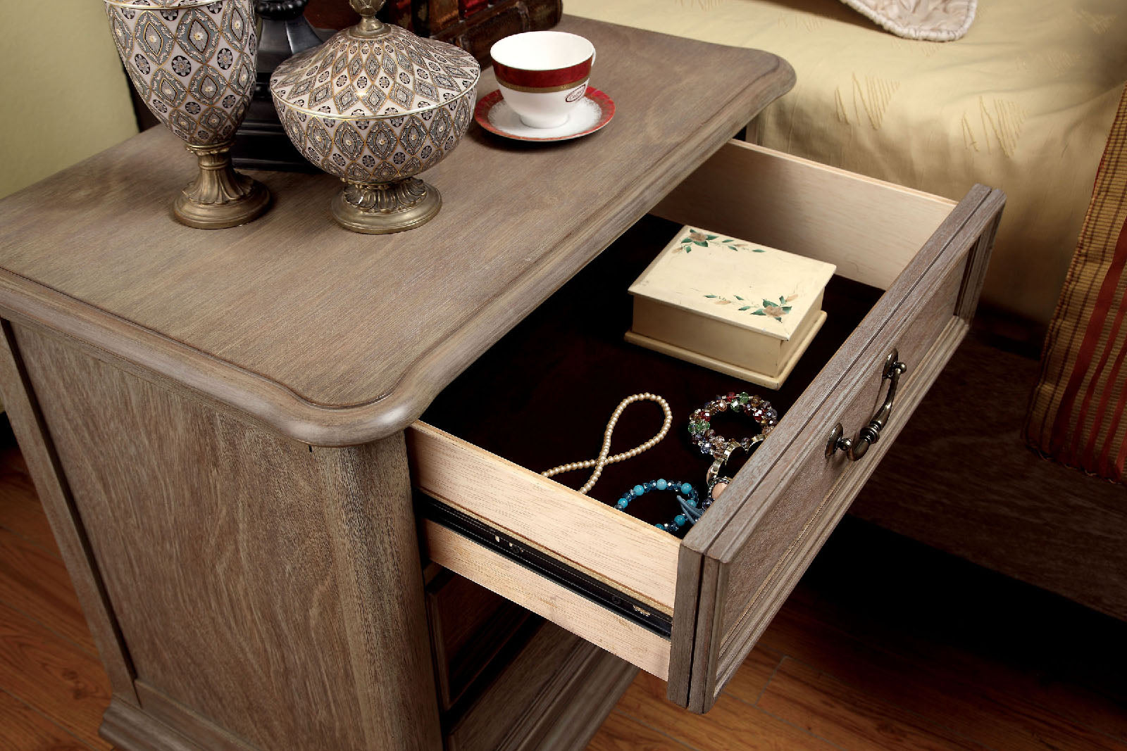 BELGRADE - Nightstand - CM7611N