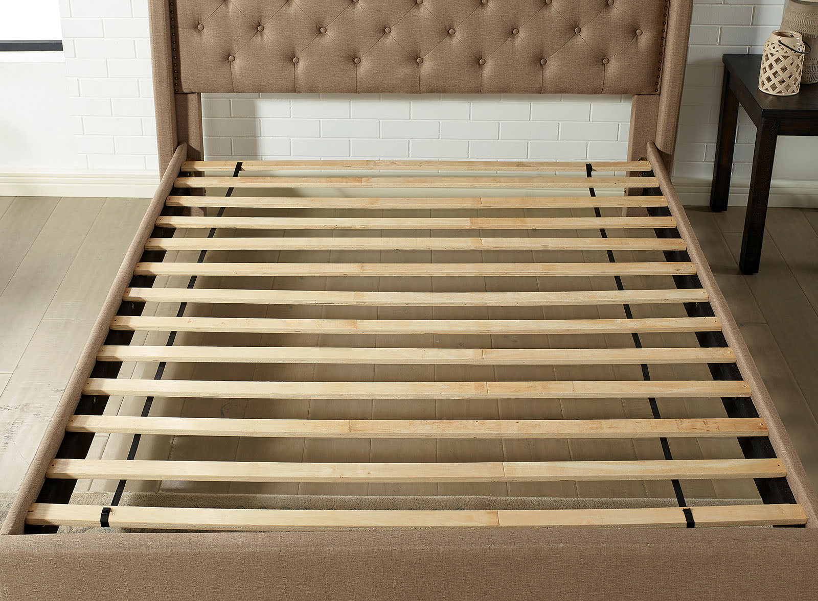 CARLY - Queen Bed, Carly - FM7160BR-Q-BED
