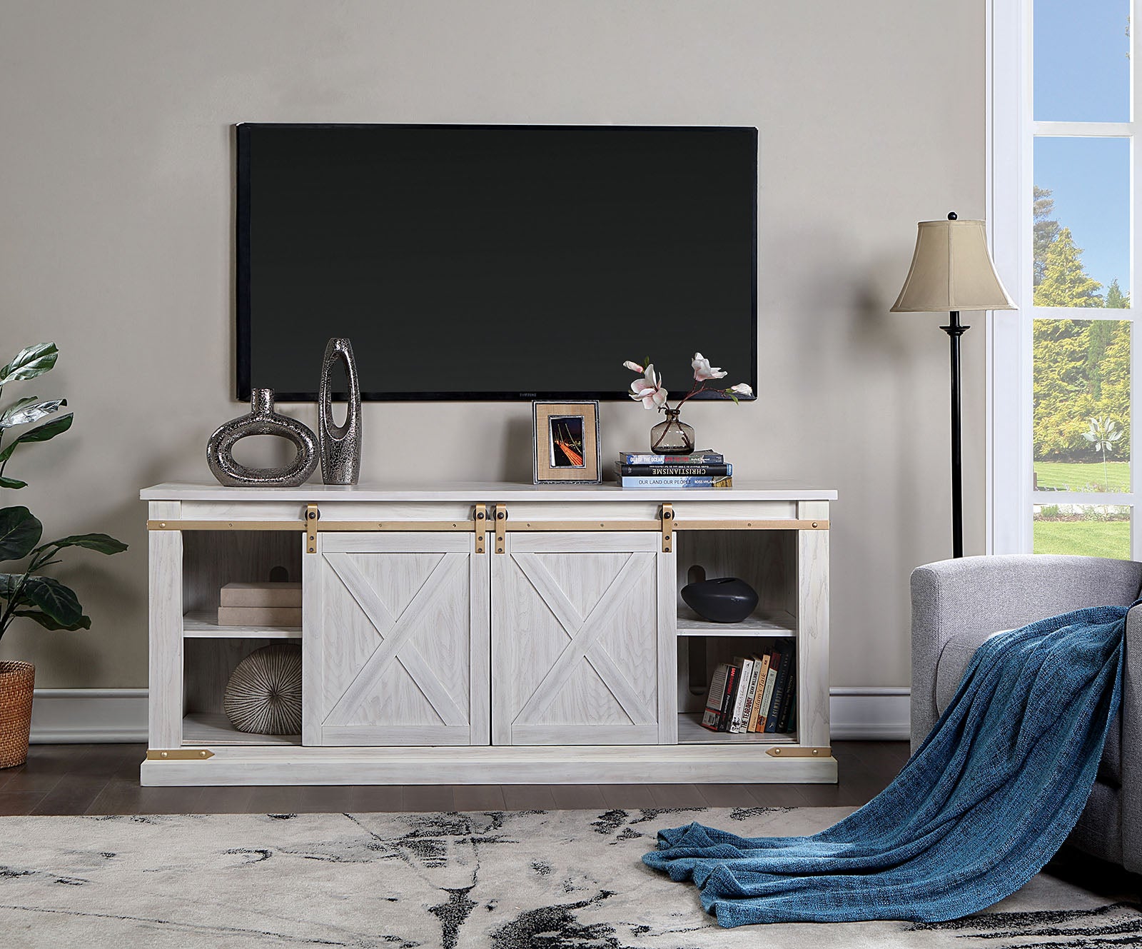 BORREGO - TV Stand - CM5018WH-TV-72