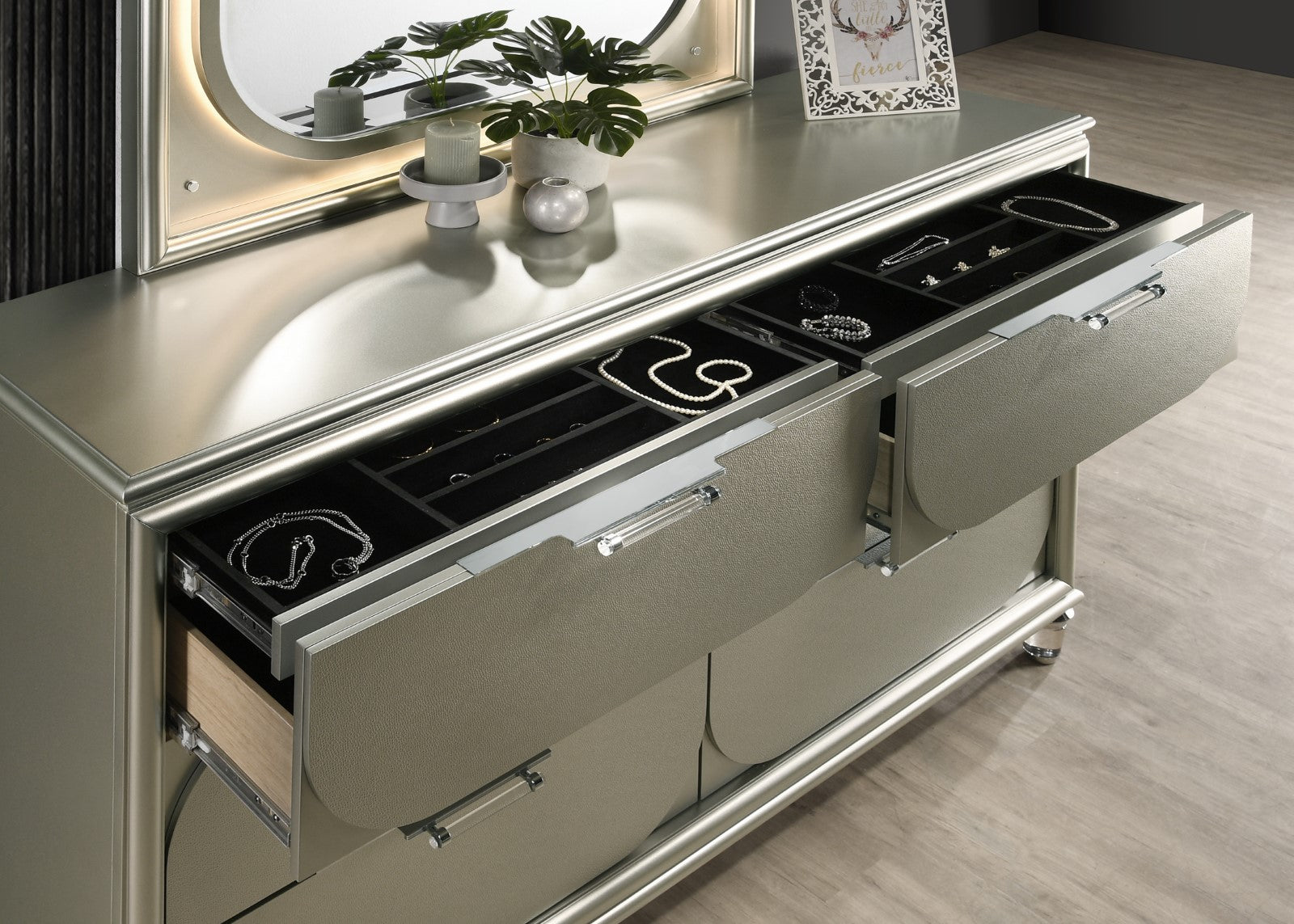 SHERIDAN - Dresser, Silver - FM72080SV-D