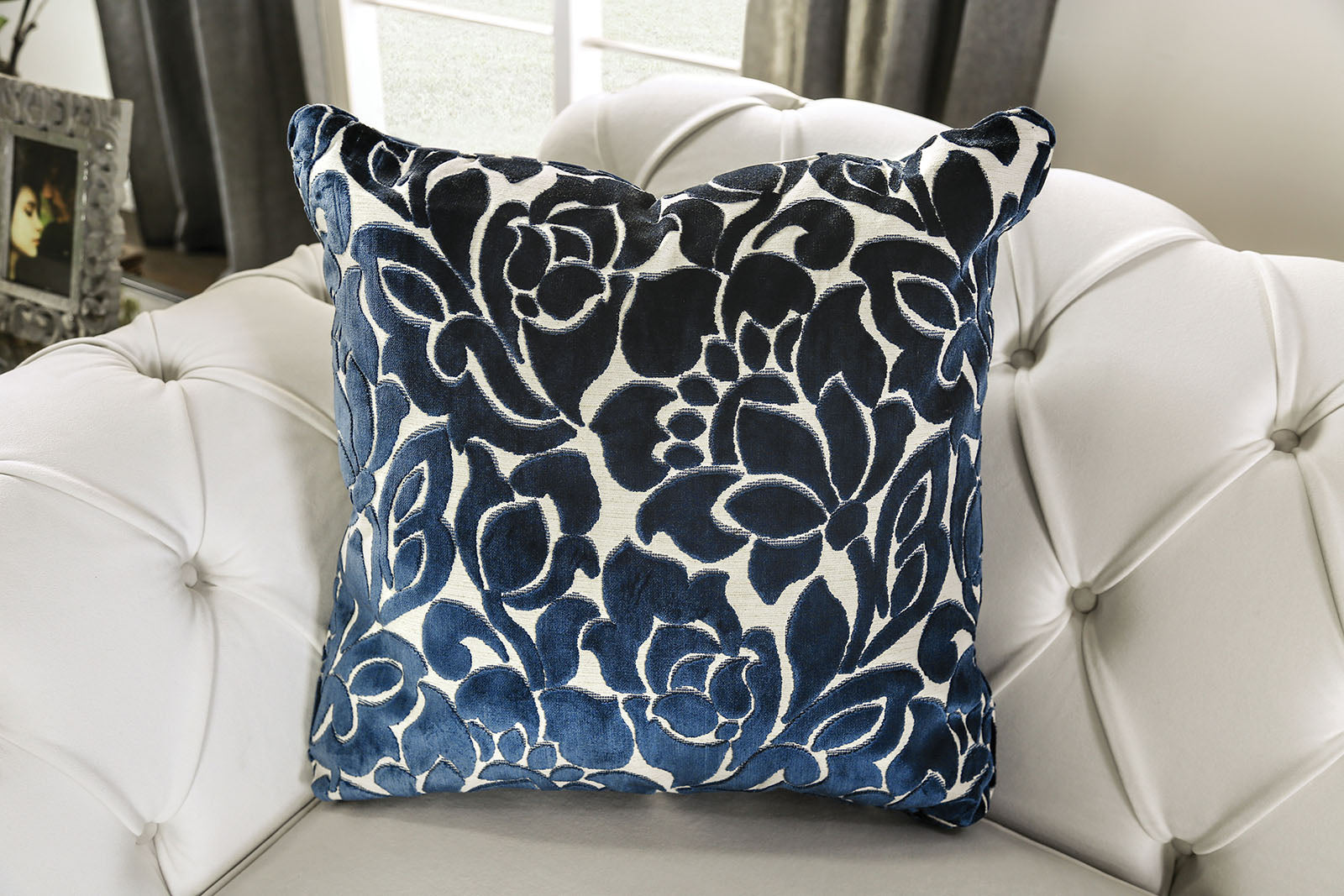 ANTOINETTE - Loveseat, White - SM2228-LV