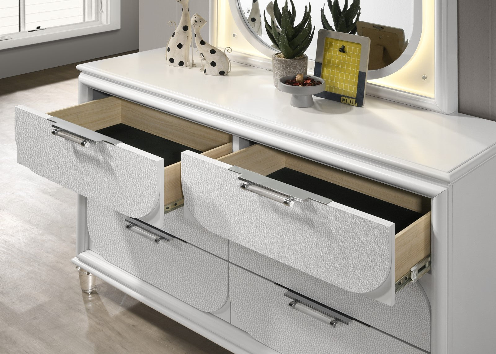 LAREINA - 4 Pc. Full Bedroom Set, Pearl White - FM72081WH-F-4PC
