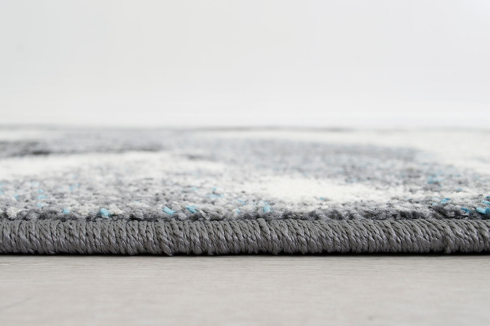 SERANG - 5' X 7' Area Rug - RG5204
