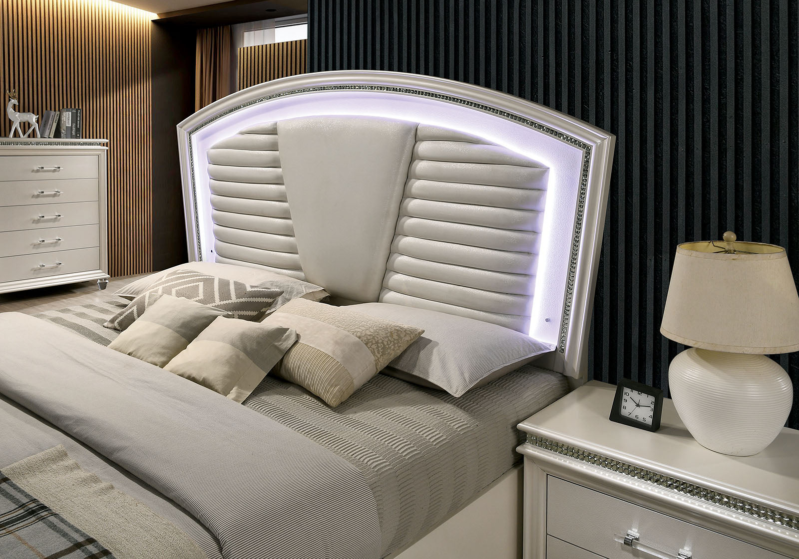 MADDIE - Bed - CM7899