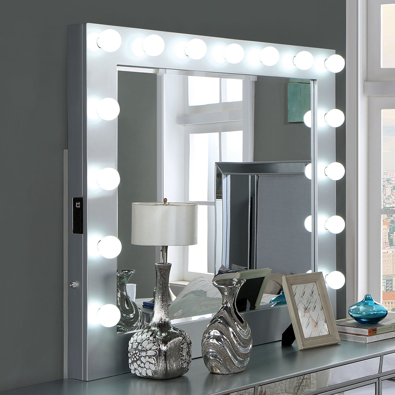 BELLADONNA - Mirror w/ USB - CM7417SV-M