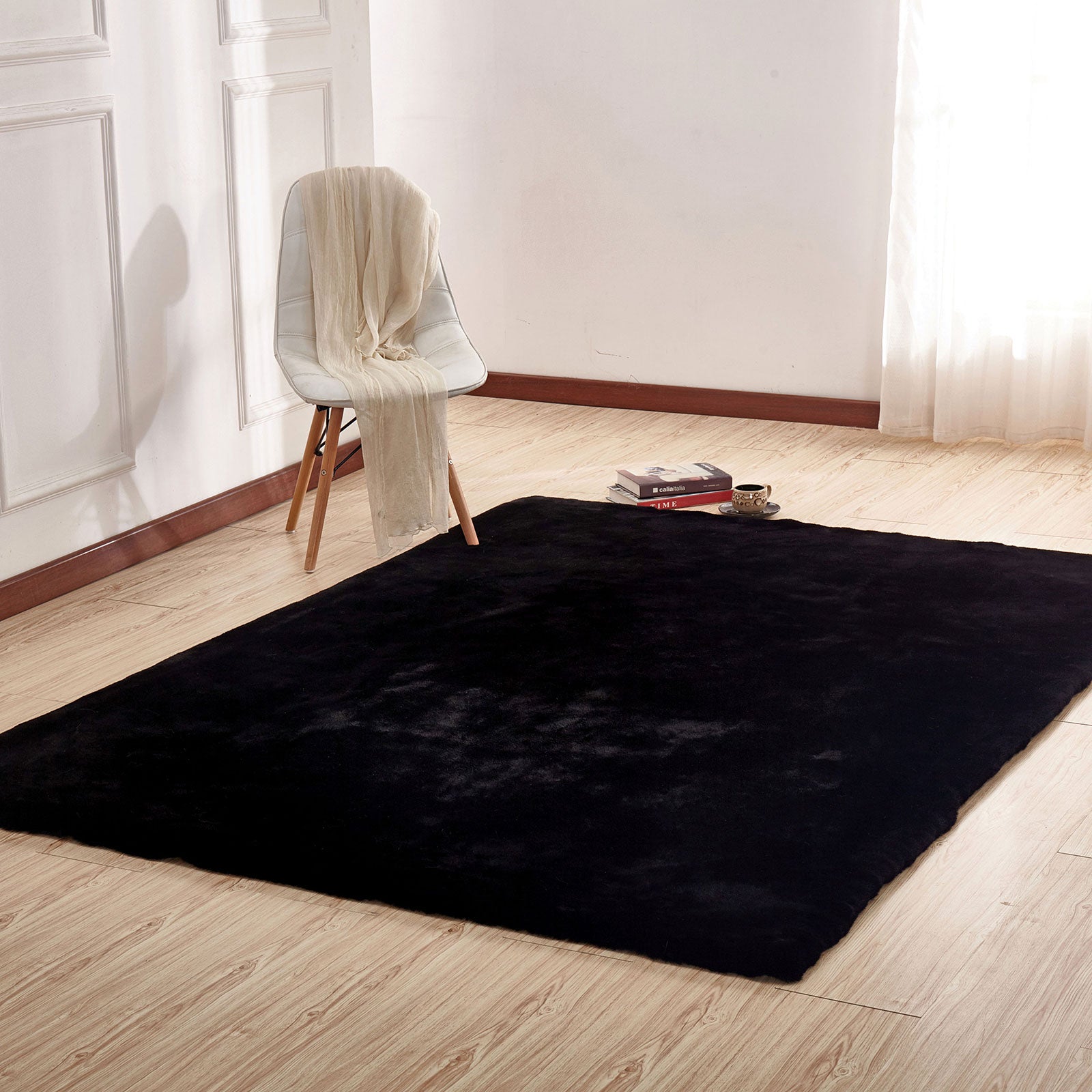 CAPARICA - 5' X 7' Area Rug, Black - RG4139