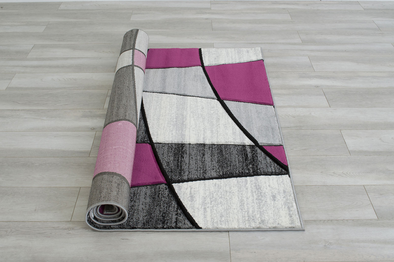 NIKSAR - 5' X 7' Area Rug - RG5224