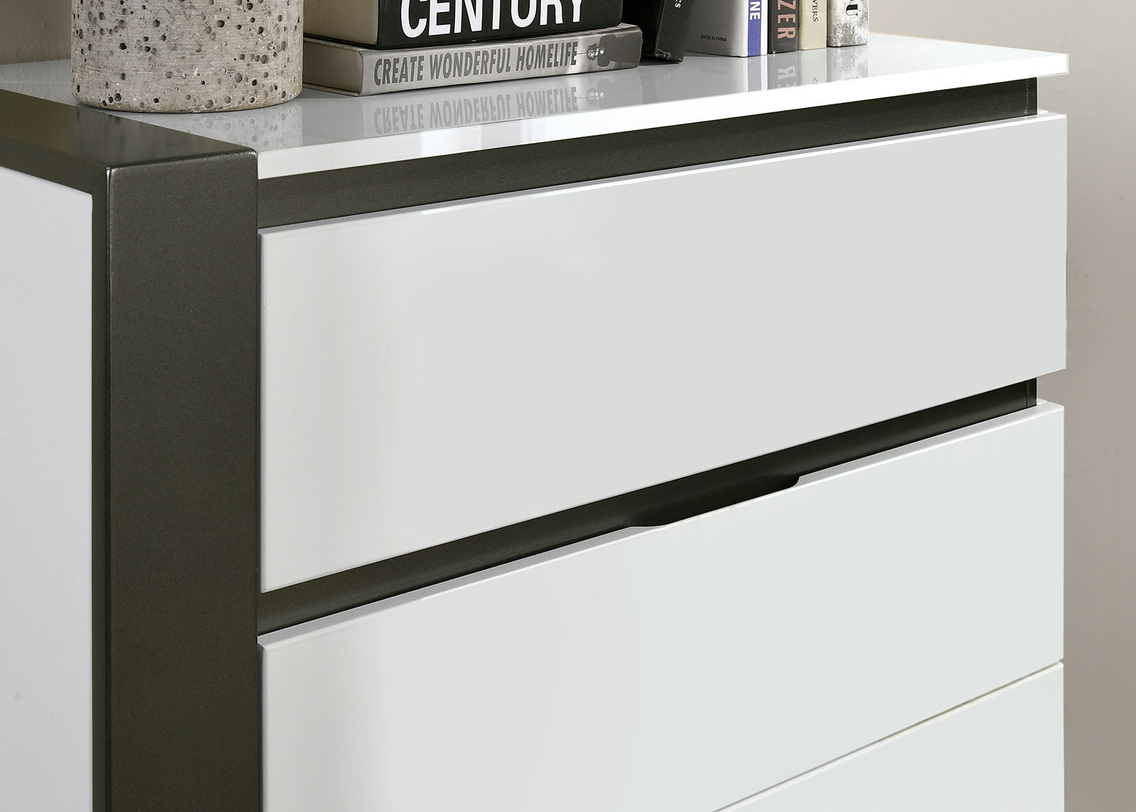 BIRSFELDEN - Chest, White - FOA7225WH-C