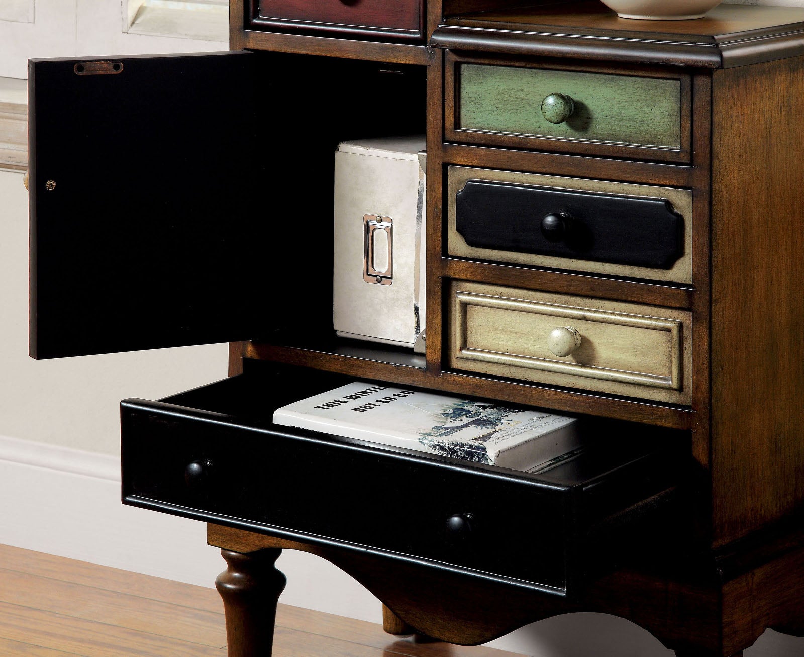 NECHE - Accent Chest - CM-AC145