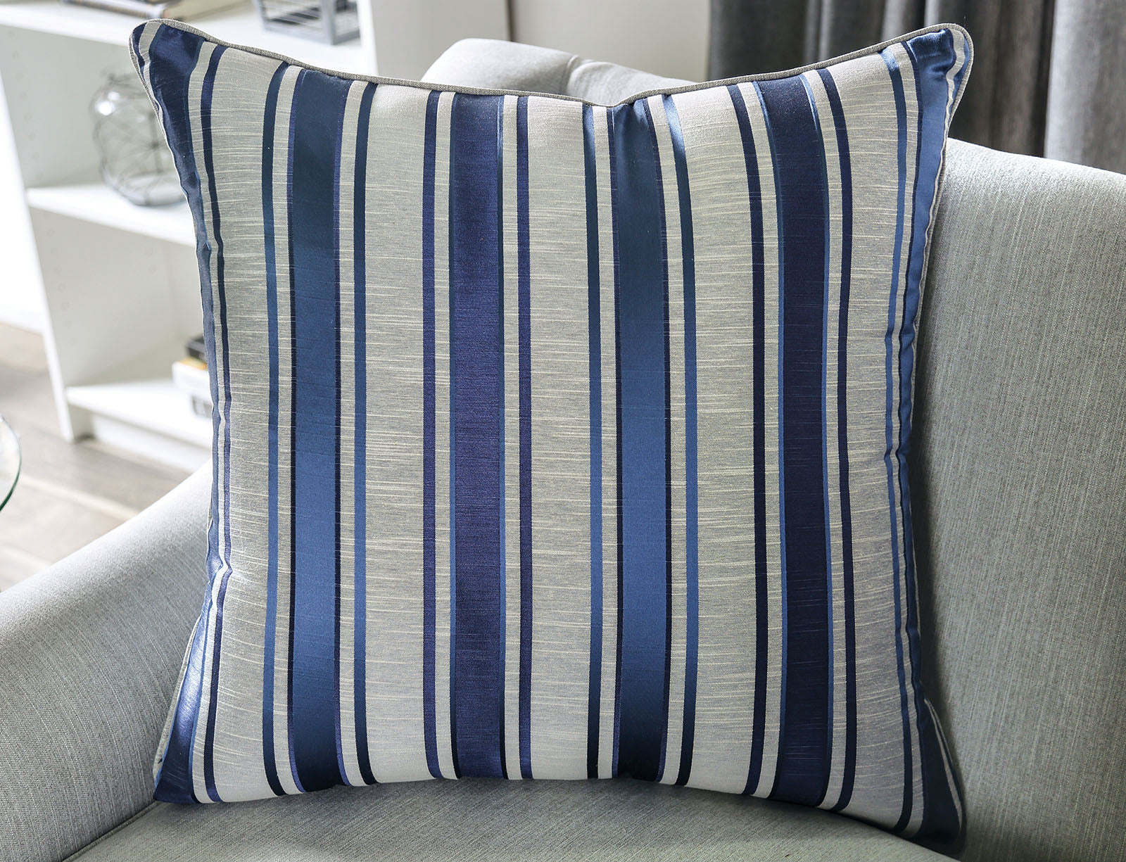 SISSETON - Sofa + Loveseat - SM2207-2PC