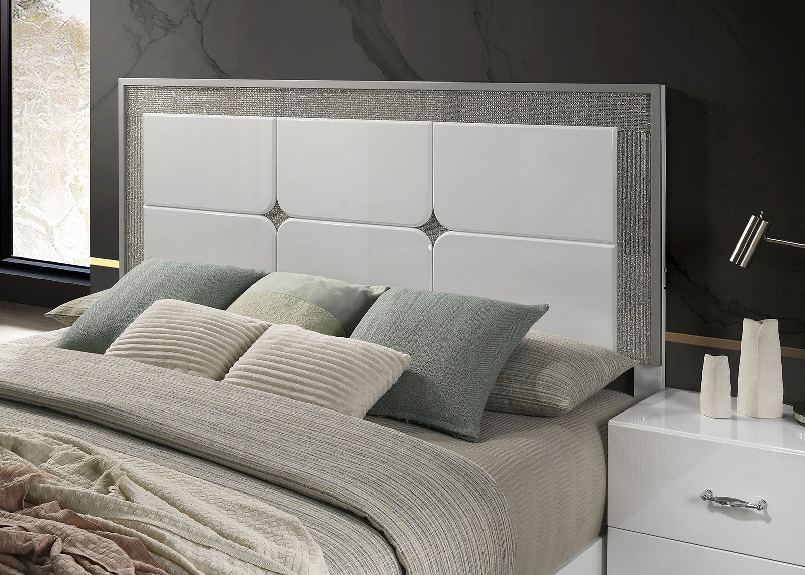 STOHOLM - 4 Pc. Queen Bedroom Set - FM72000WH-Q-4PC