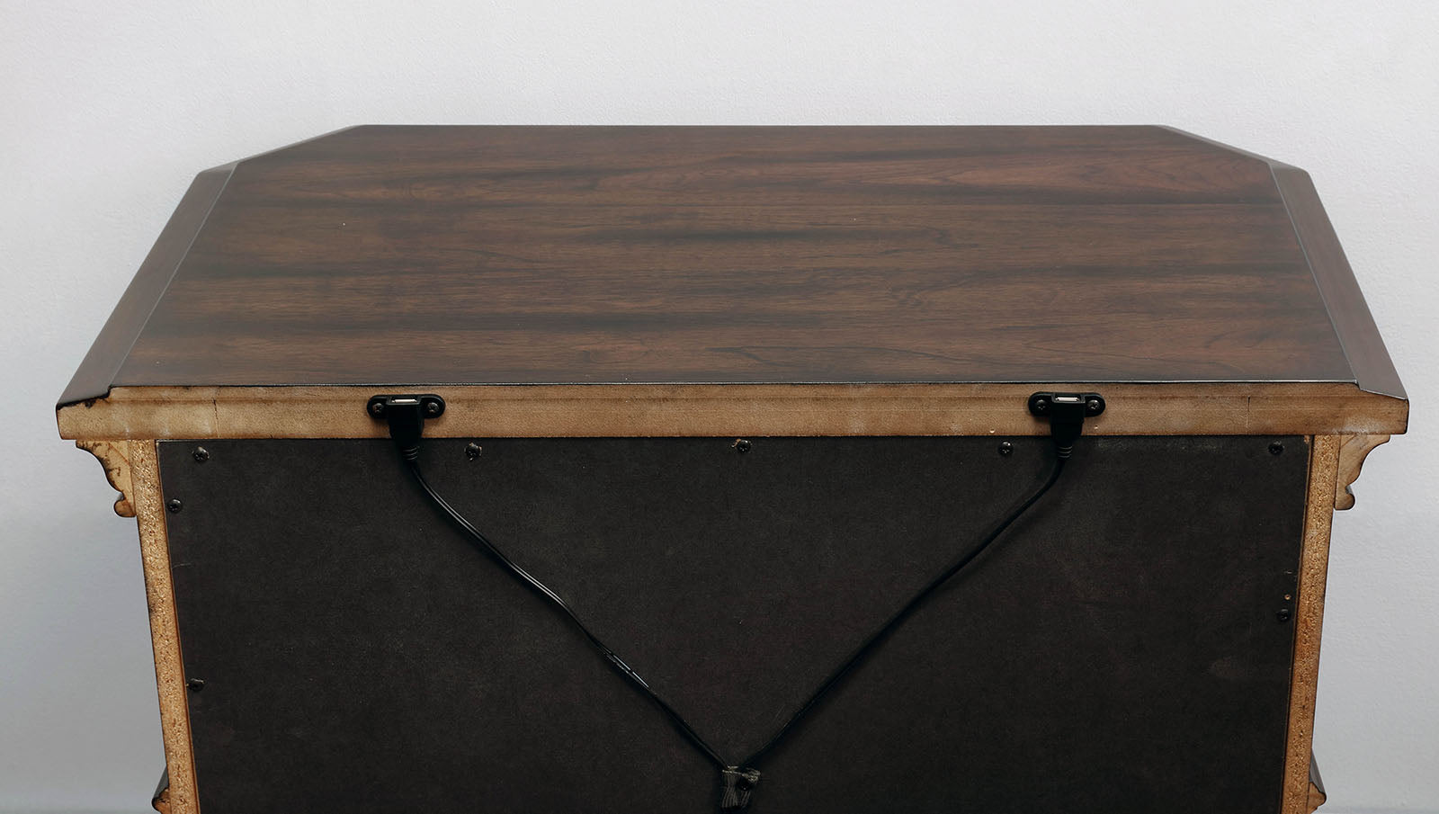 CALLIOPE - Nightstand w/ USB - CM7751N