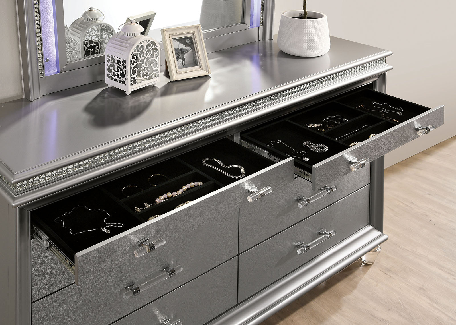 MADDIE - Dresser - CM7899SV-D