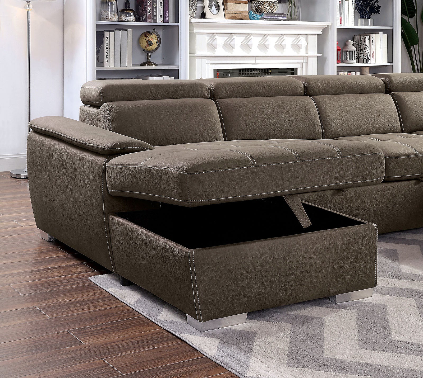 HUGO - Sectional - CM6963-SECT
