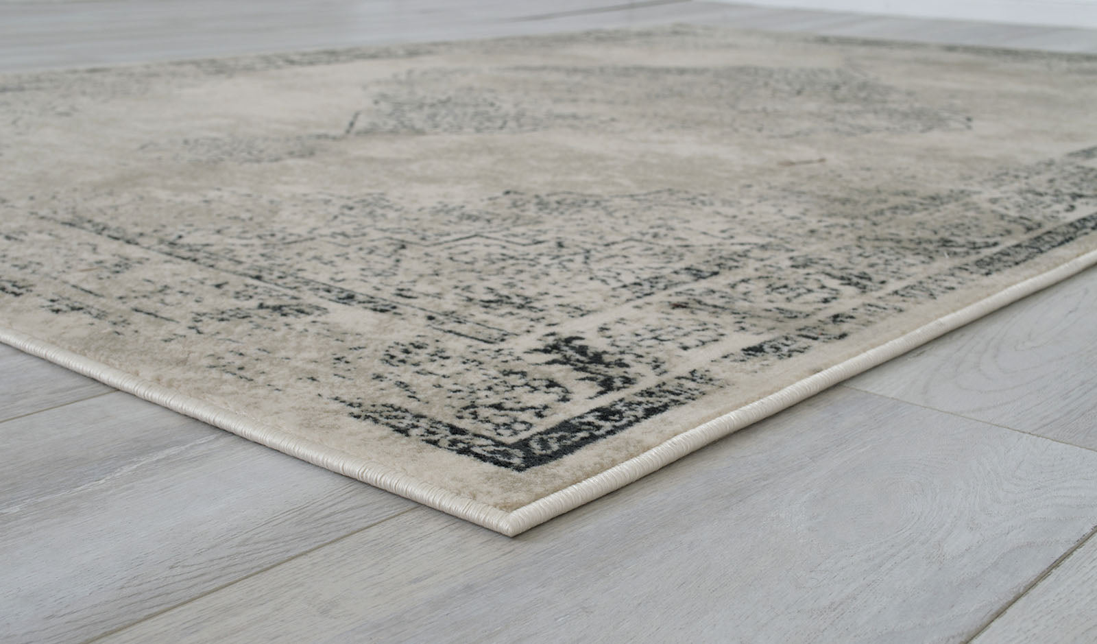 KOZLU - 5' X 7' Area Rug - RG5206